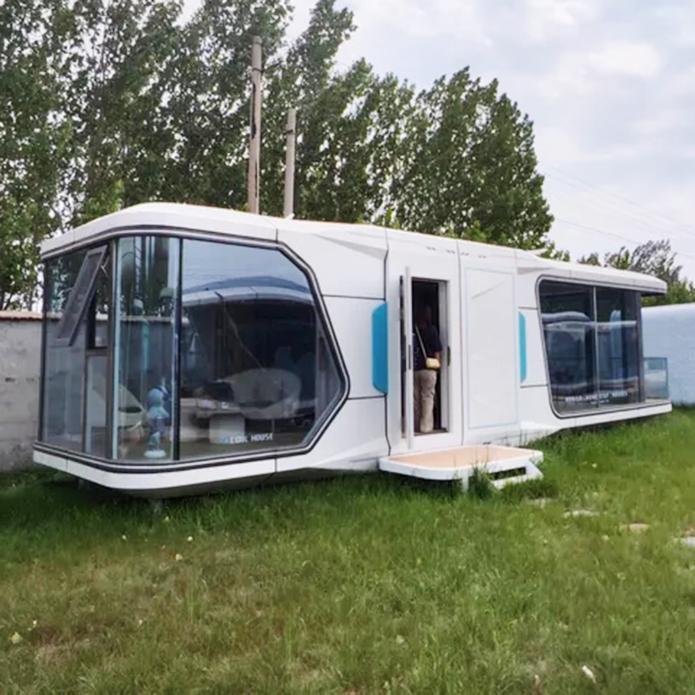 Mobile Thermal Insulation Space Capsule